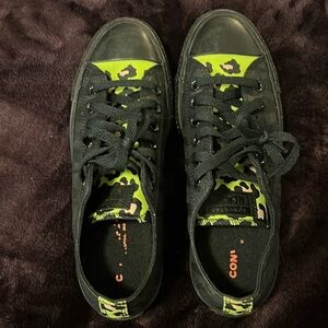 Converse Custom low top platform animal print women’s size 7.5